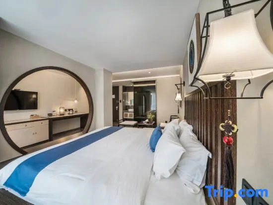 Standard Double room with balcony (full double bed)