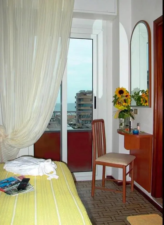 Triple room with balcony