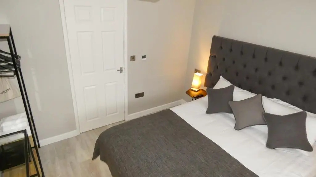 11B Castle Street Serviced Apartments