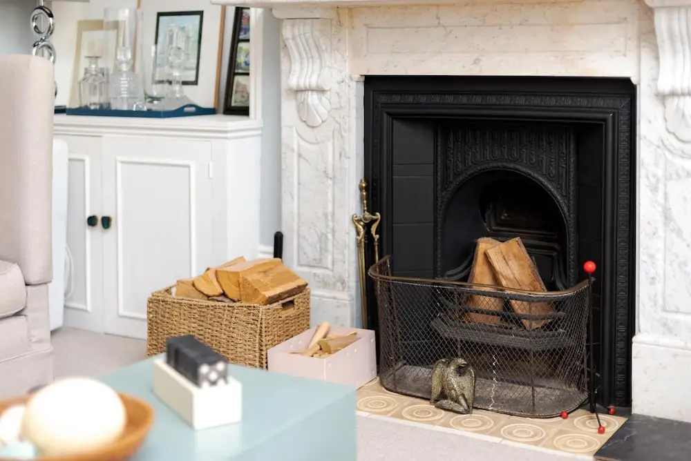 Charming flat in leafy West London by UnderTheDoormat