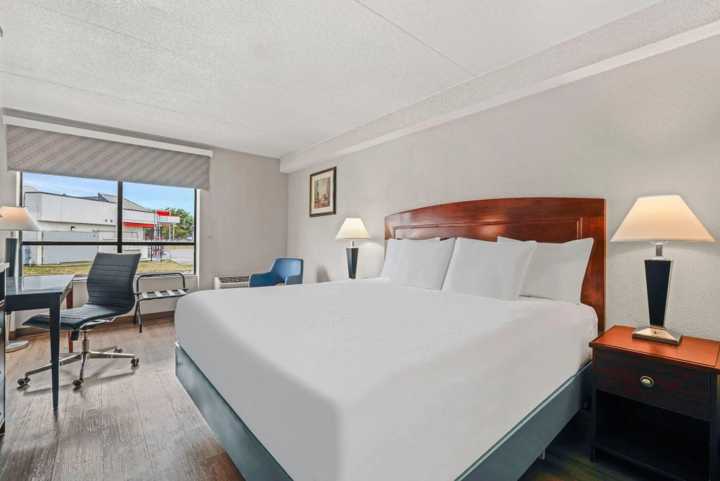 Days Inn by Wyndham Utica - фото 3