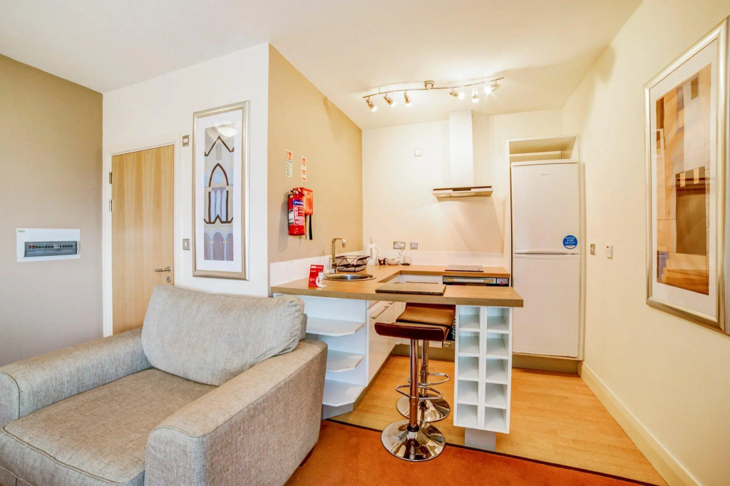 Standard Double Studio (full double bed)