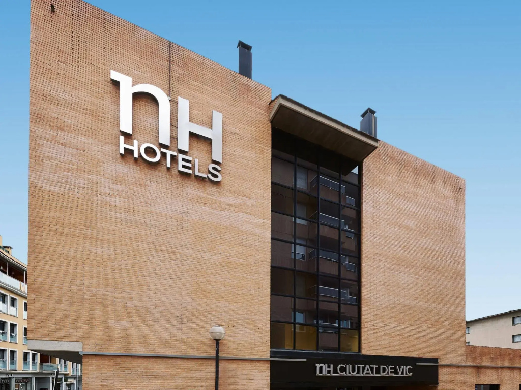 Up Rooms Vic Hotel