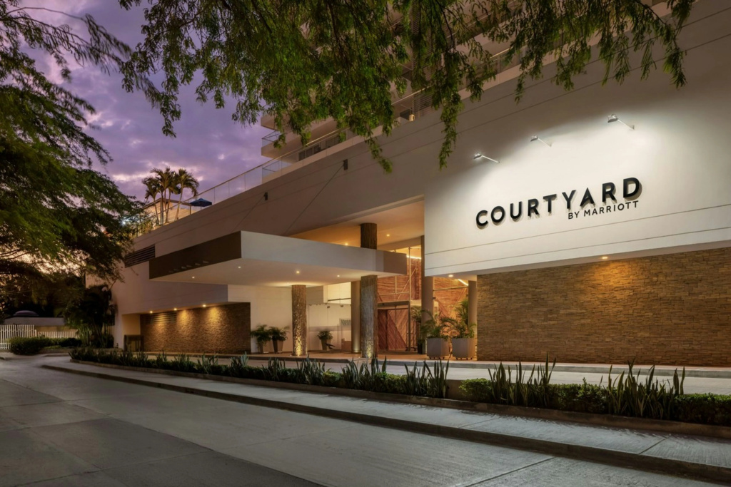 Courtyard By Marriott Santa Marta Resort