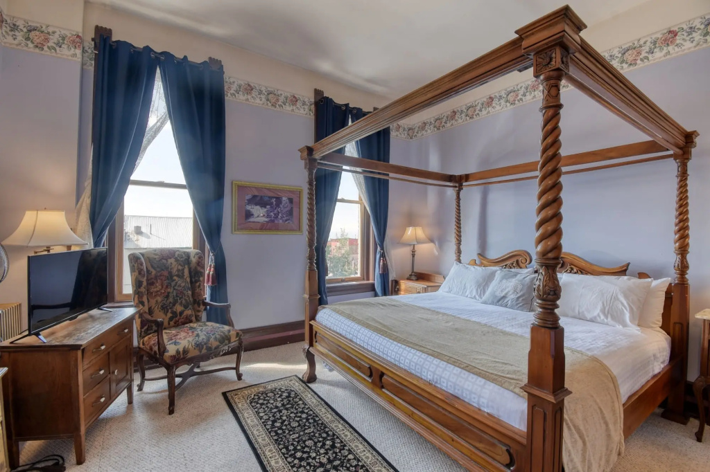 The Delaware Hotel — 4