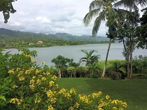 Oruthota Chalets