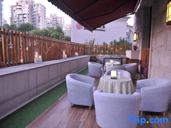 Balcony & Terrace