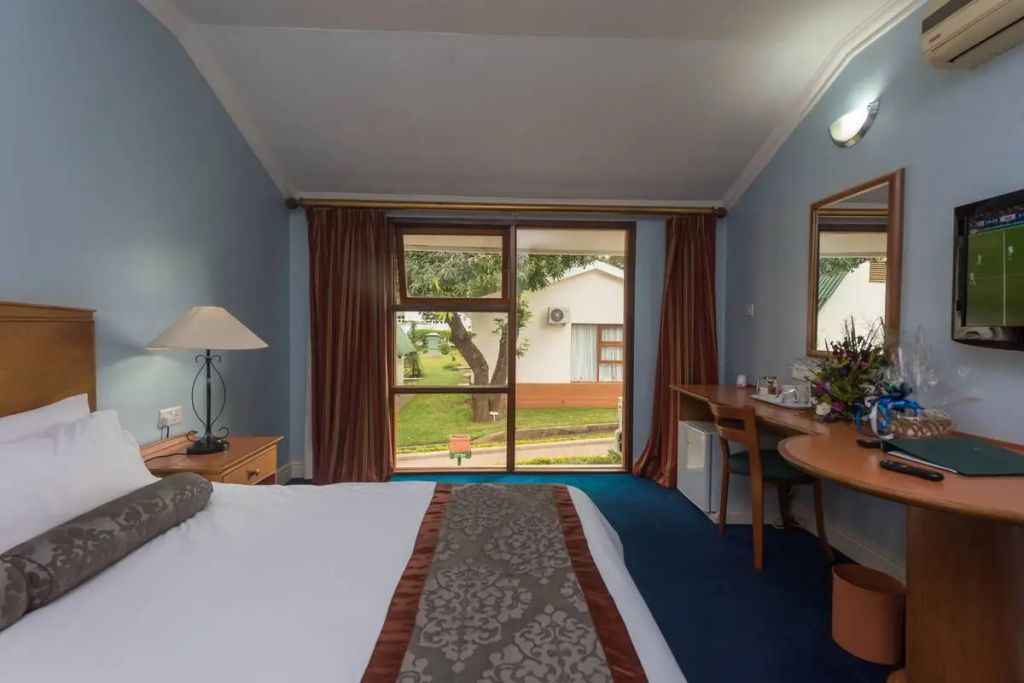Deluxe Double room (full double bed)