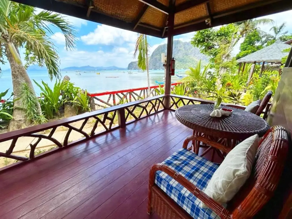 Deluxe room with balcony and with ocean view