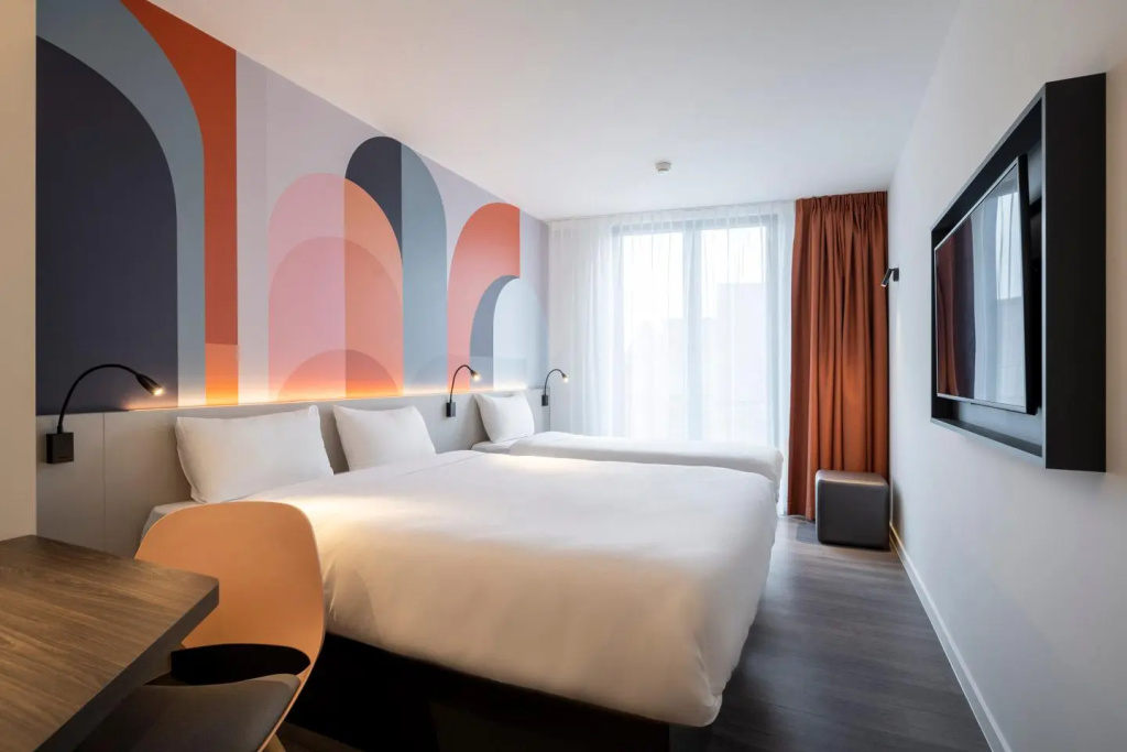 Standard Triple room
