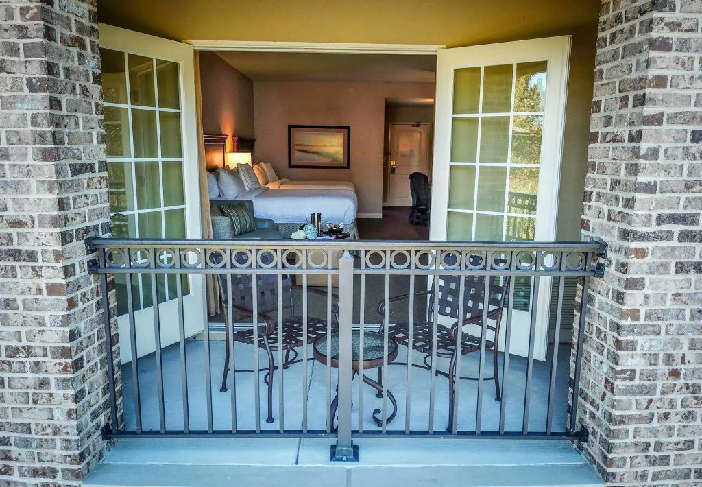 Balcony & Terrace