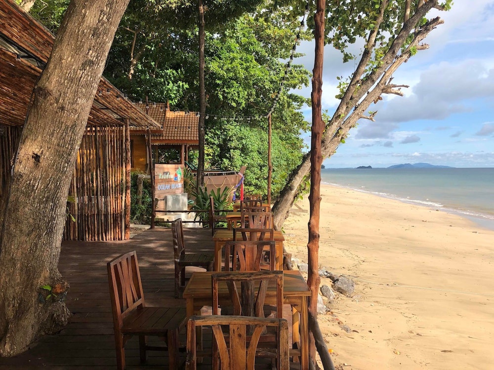 Beach & Waterfront