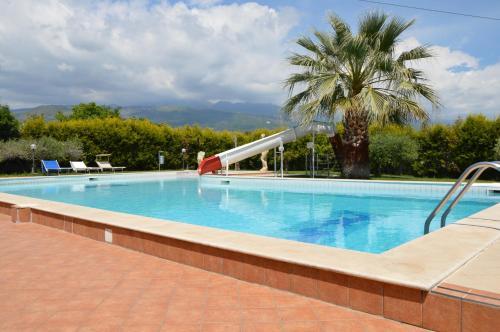 gallery_image_hidden_5