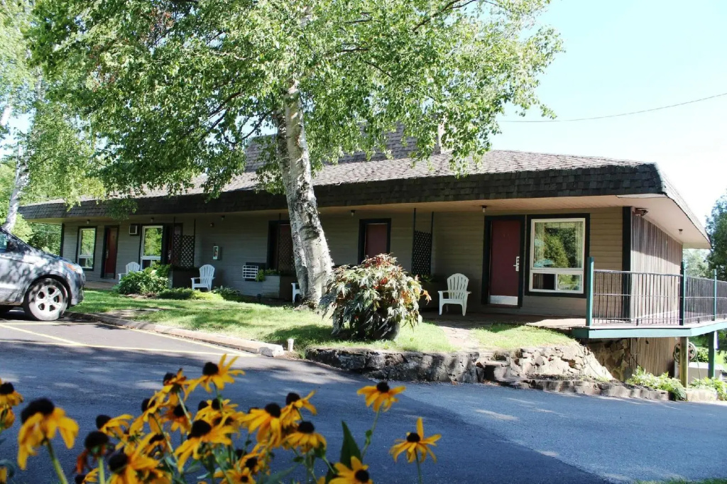 The Glen House Resort