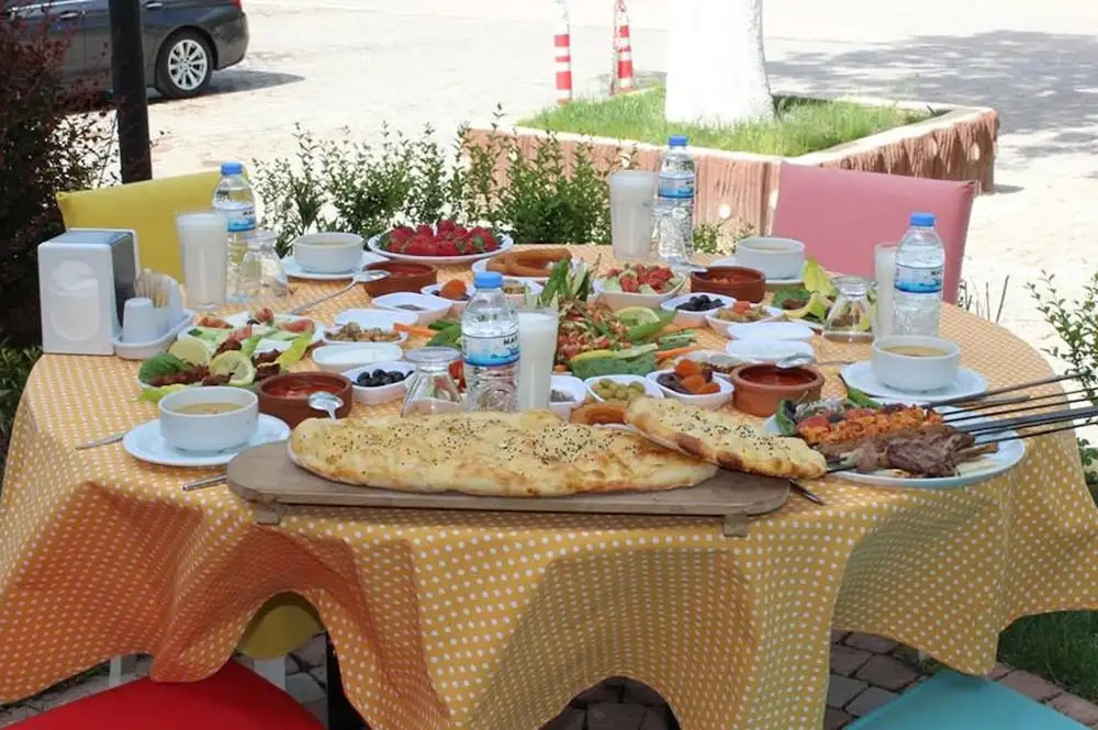 Food & Beverage
