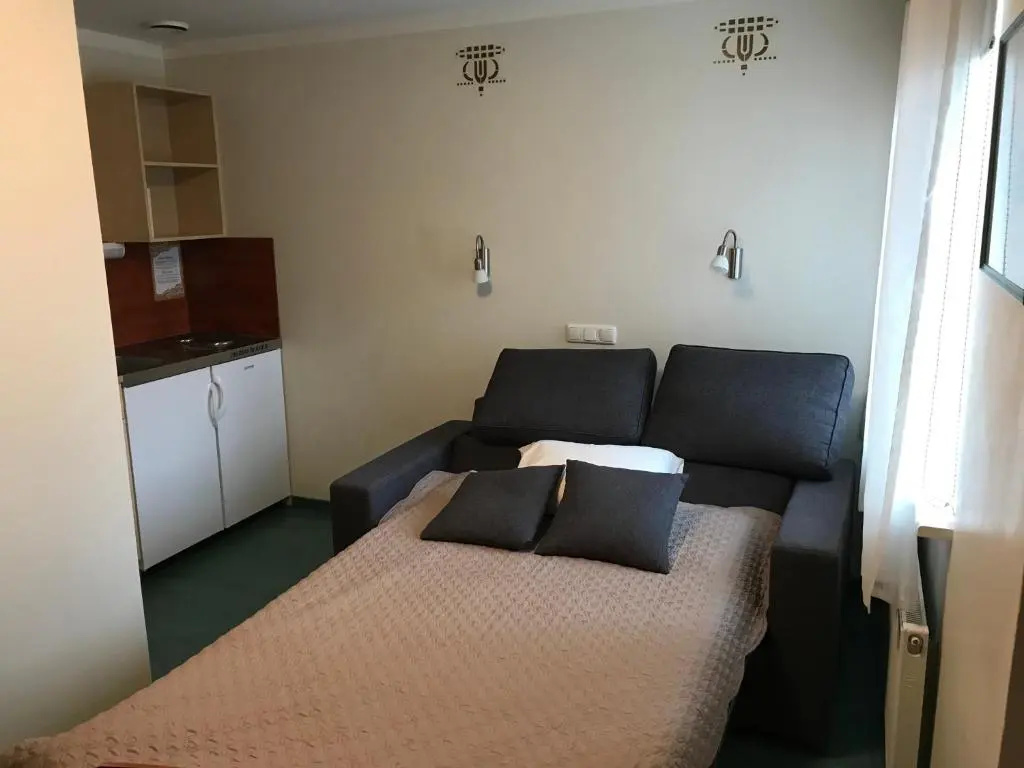 2 Bedrooms Apartment