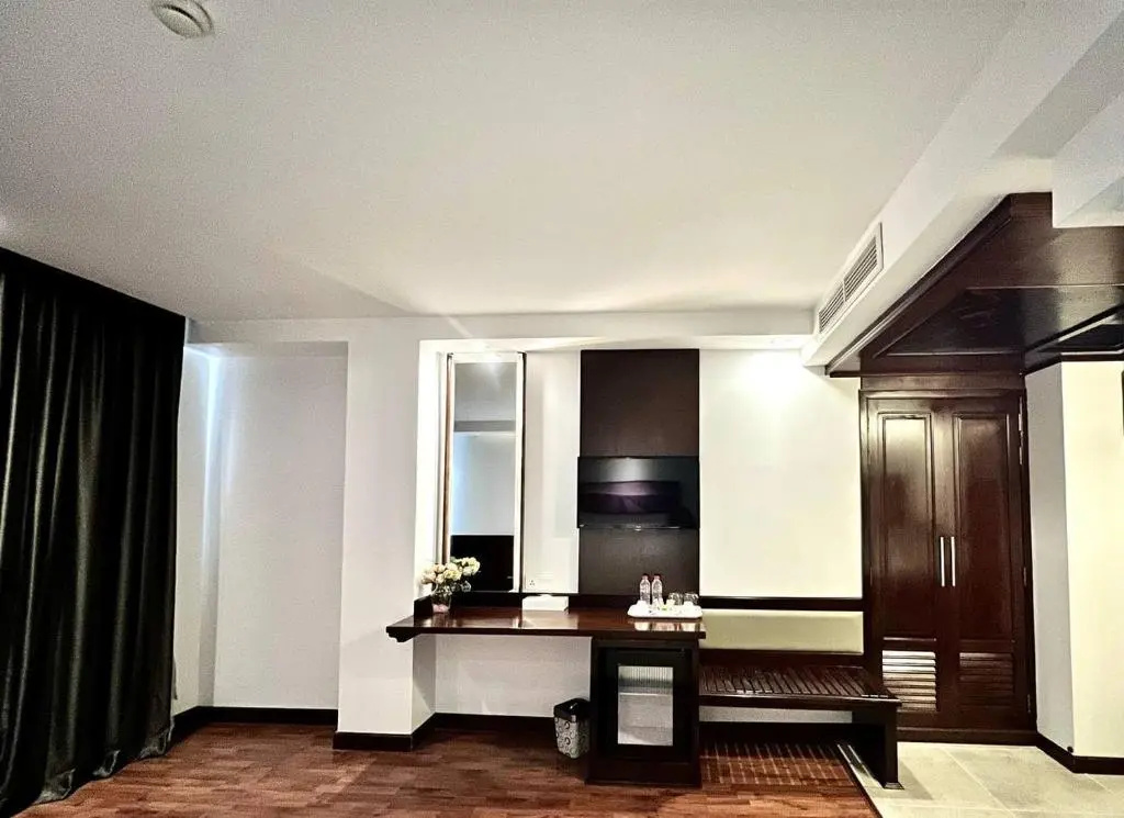 Deluxe Double room (full double bed)