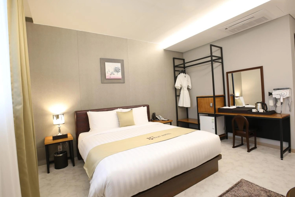 Rest Hotel — 5