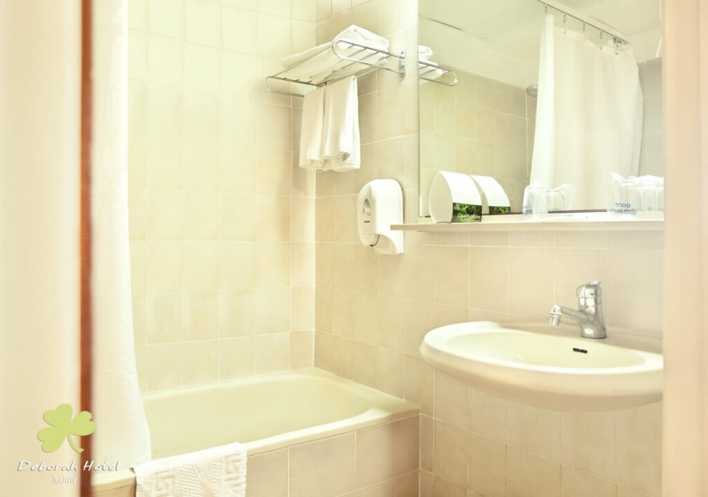 דברה בראון | Debrah Brown by Brown Hotels by null