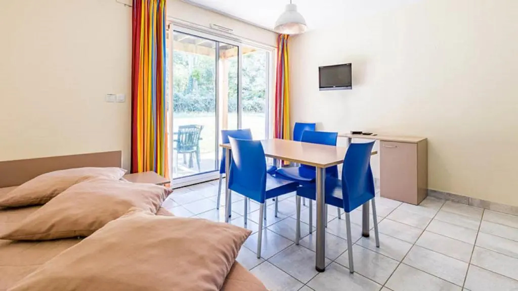 2 Bedrooms Cottage