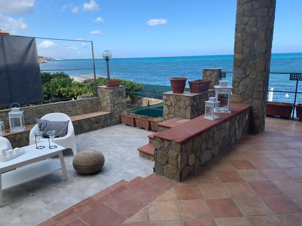 Sfondo Blu Villa sul mare