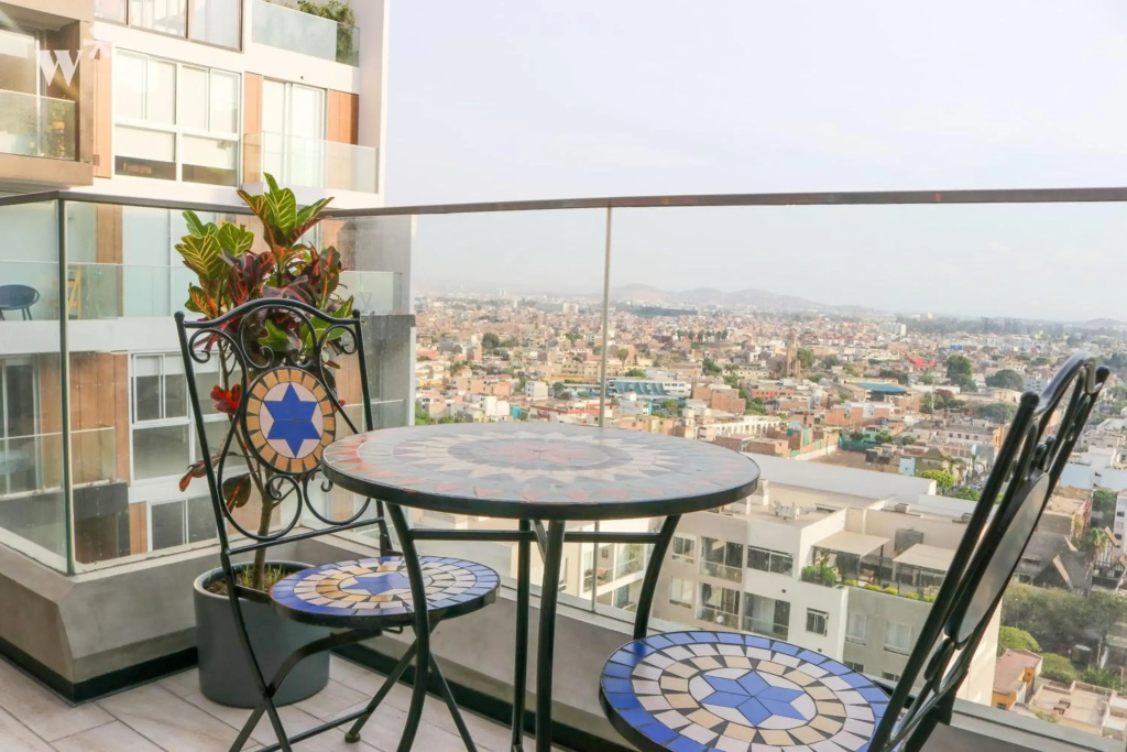 Monochromatic 1BR in Lovely Barranco