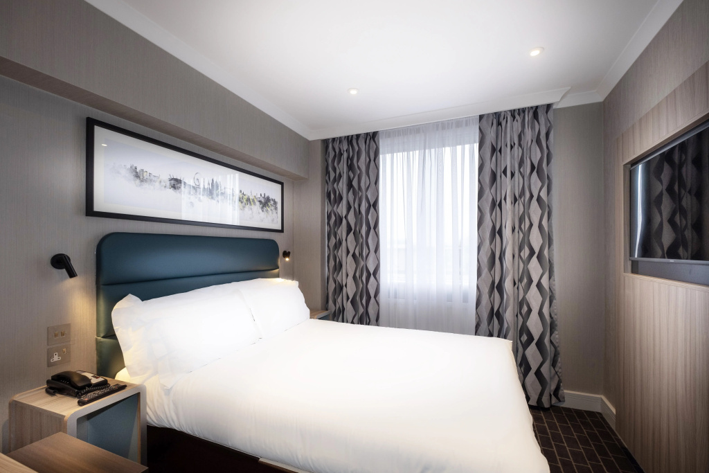 City Sleeper at Royal National Hotel — фото