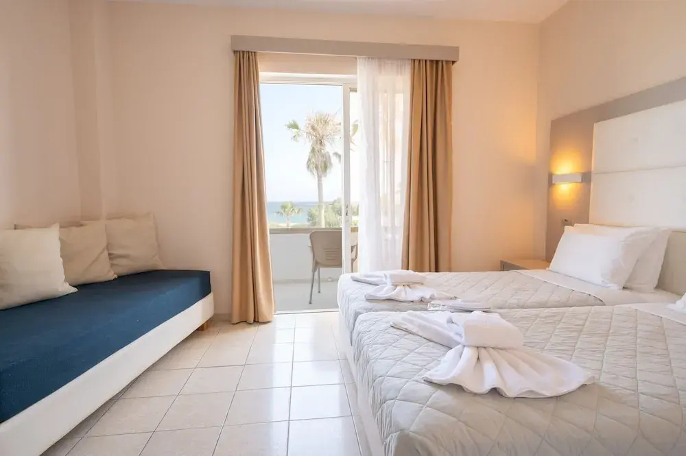 Standard room with balcony and with sea view