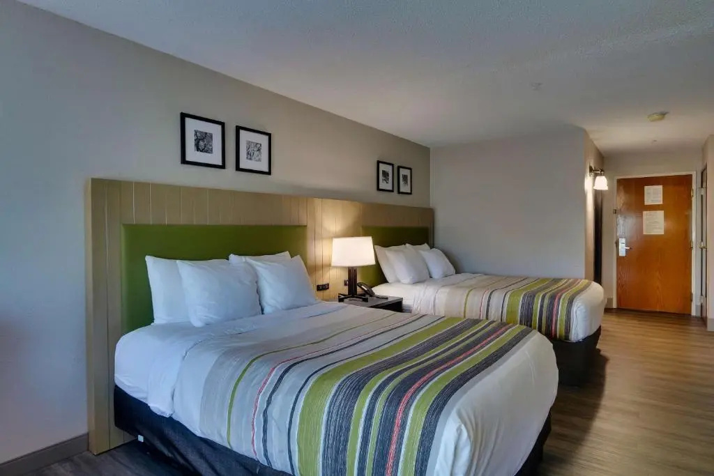 Quadruple Suite