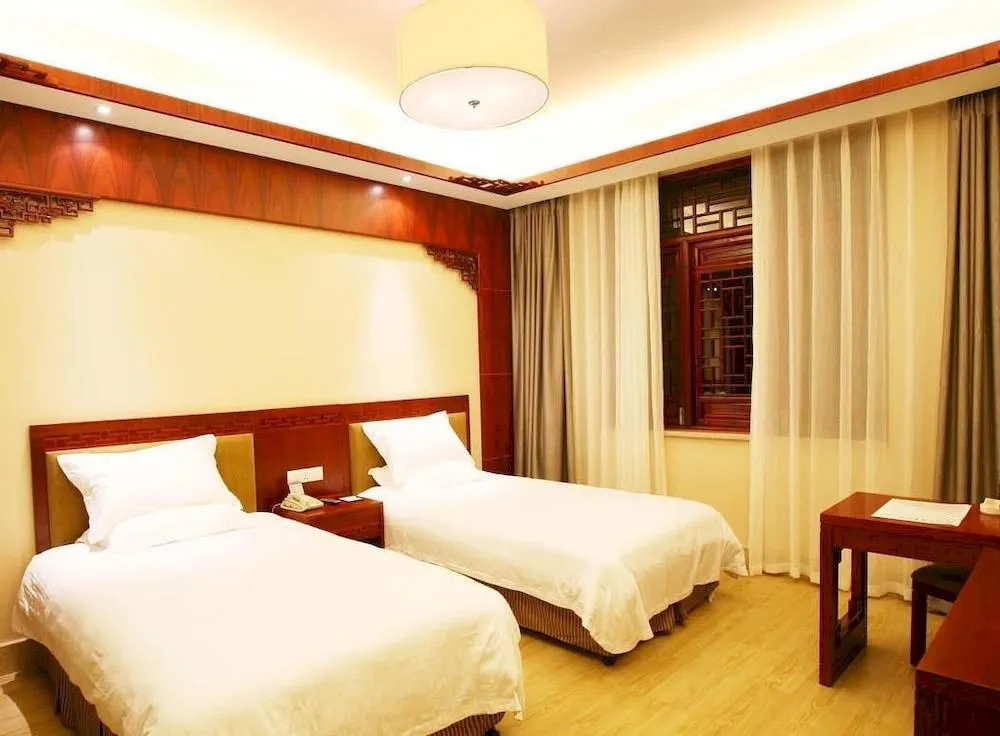 By The Peach Blossom Pool Holiday Hotel - фото 4