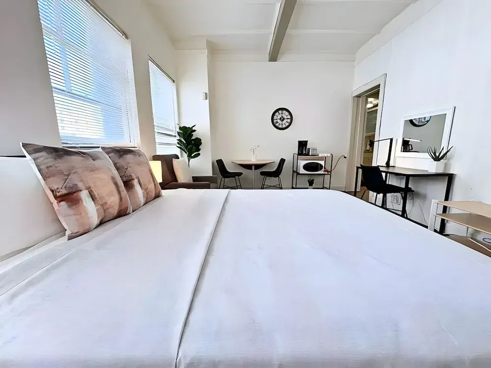 Studio in Gold Coast - SP 1204