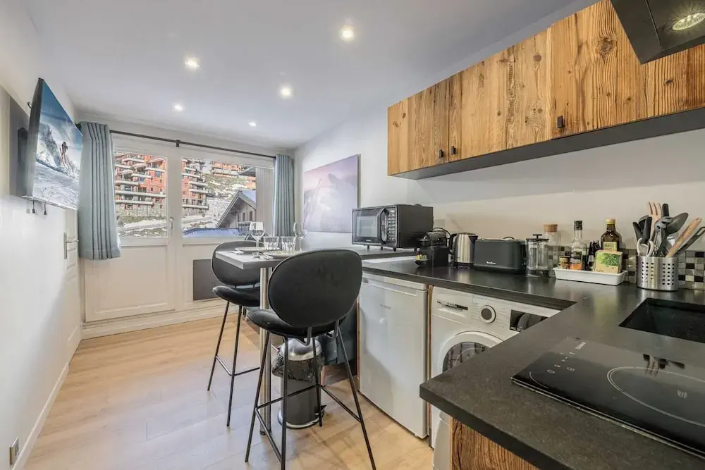Afficher la photo 8 — 2 Bedroom Apartment With Parking and Balcony