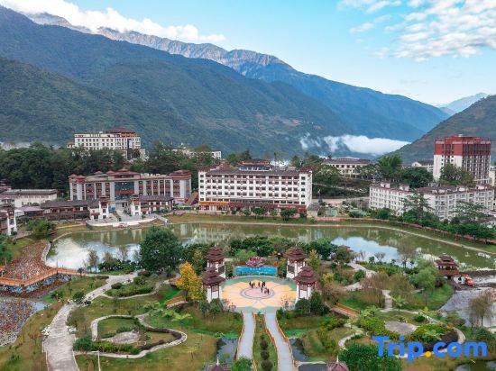Vienna International Hotel (LinZhi Motuo Branch) in Nyingchi