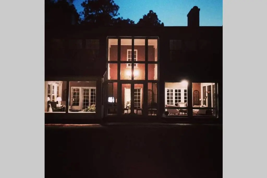 Knollwood House Bed & Breakfast