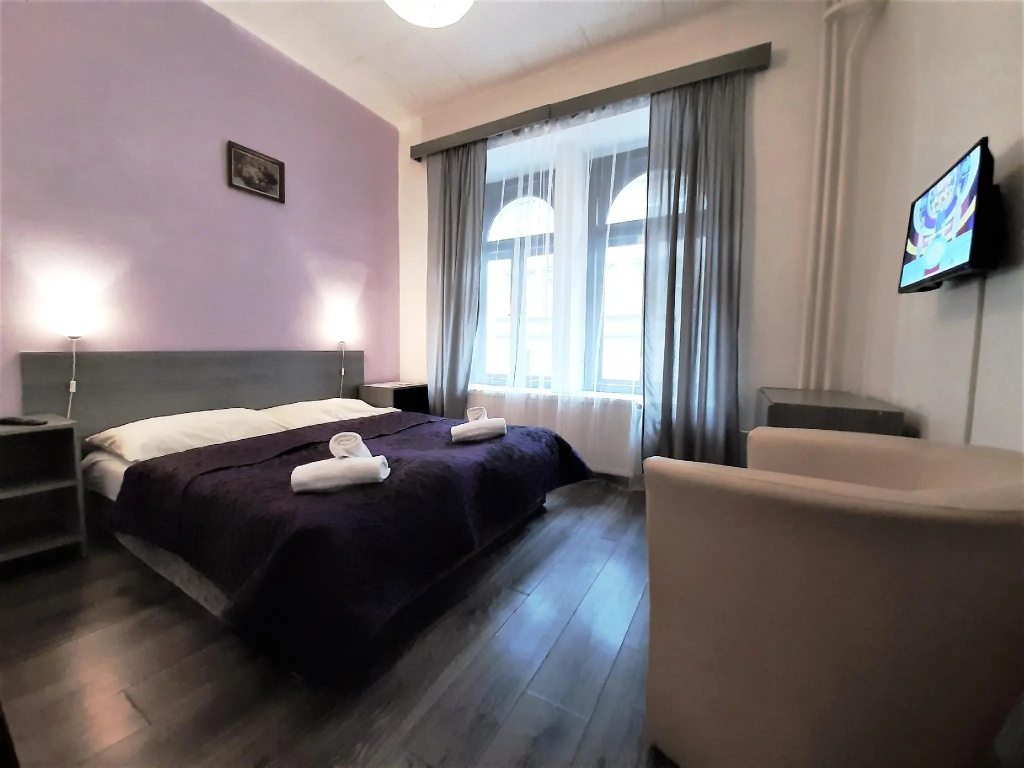 Standard Double room (full double bed)