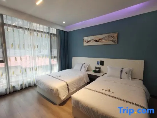 Standard room with river view