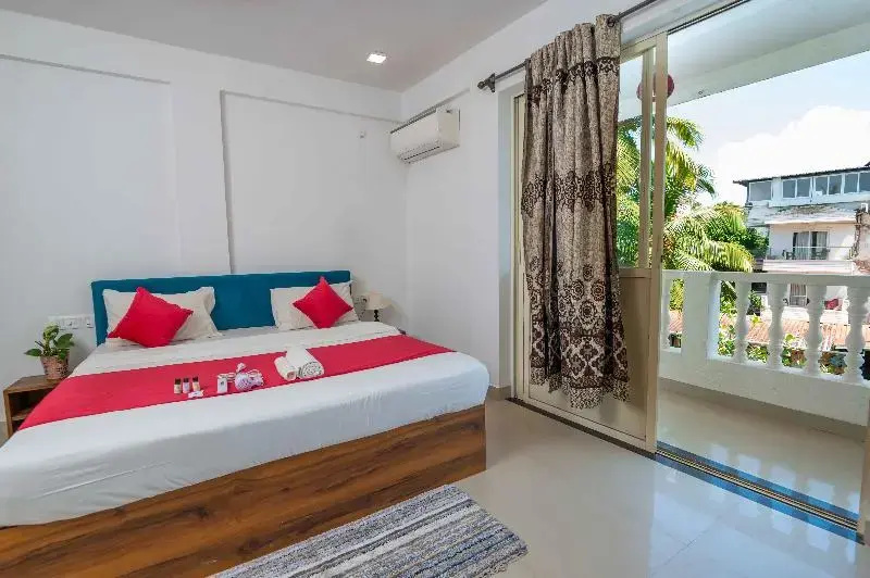 Deluxe Double room with balcony (full double bed)
