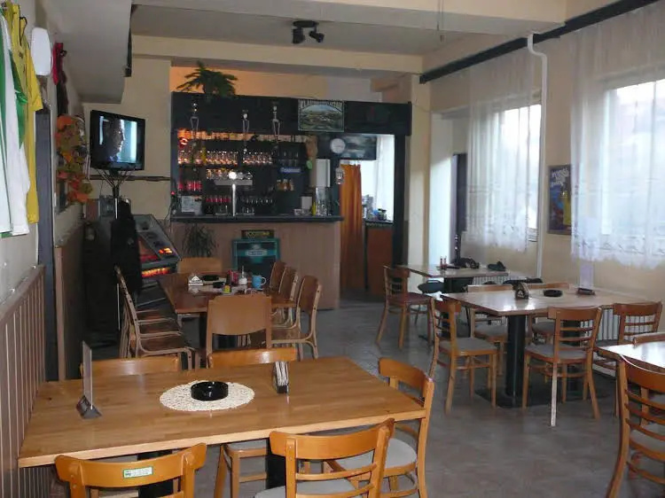 Food & Beverage