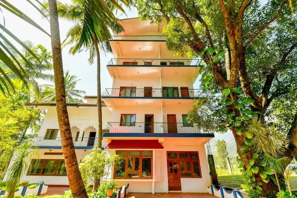 OYO 16660 Anamudi Heritage Resort