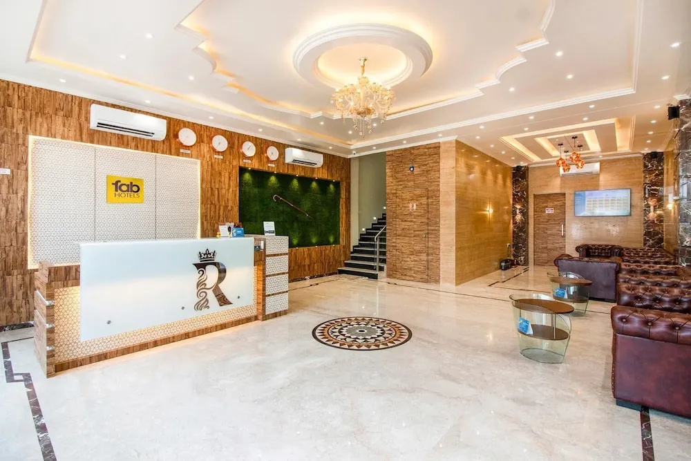 Lobby & Reception