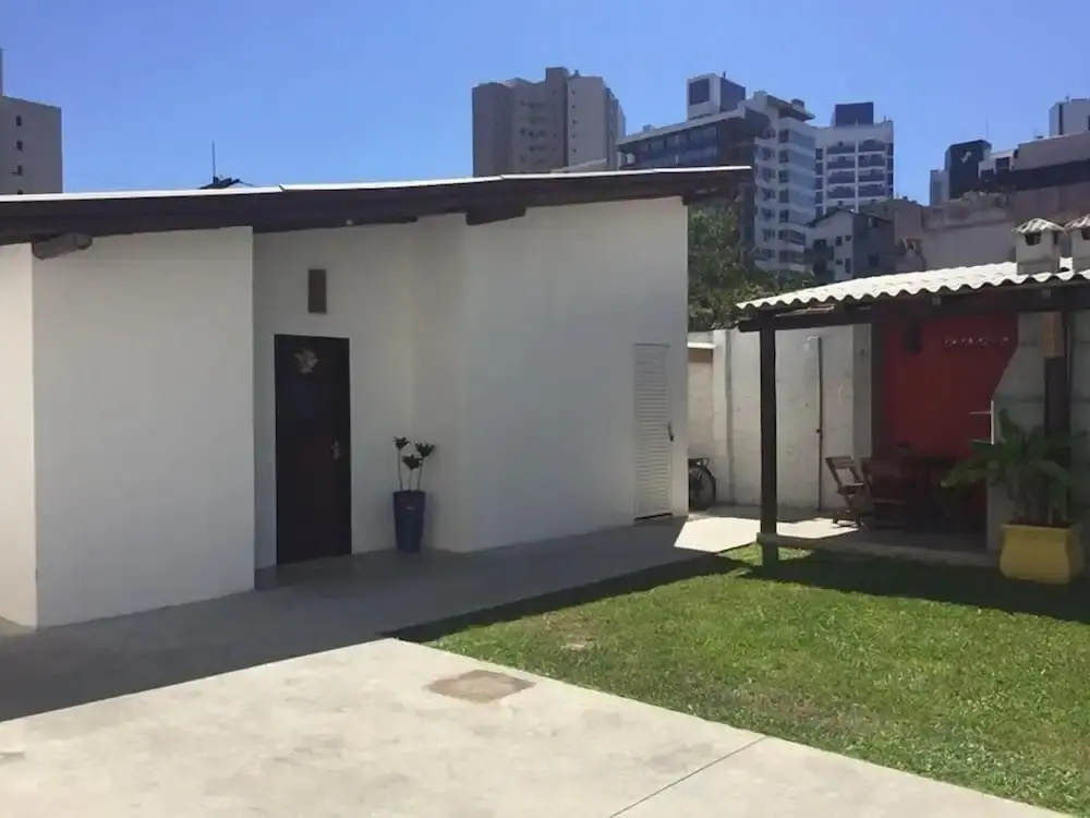 Casa Larrosa