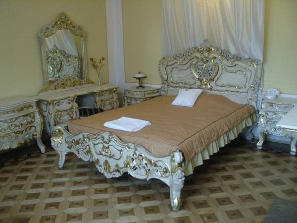 Dwor Ostoya Airport Hotel
