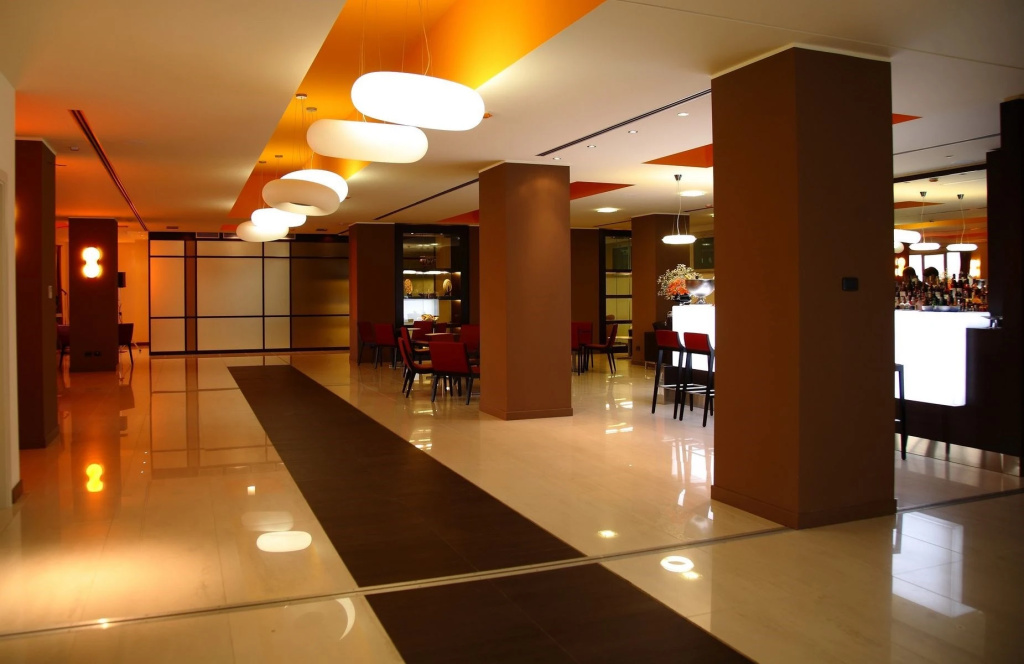 Lobby & Reception
