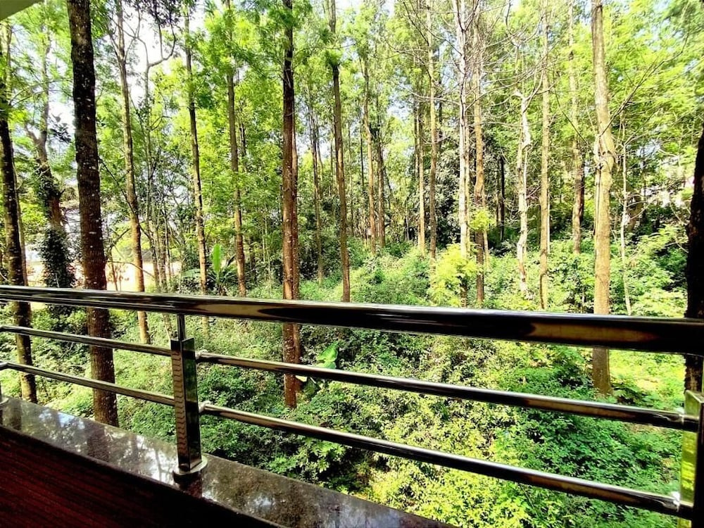 Hotel Gvs Residency