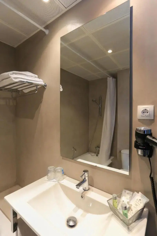 Standard Double room (full double bed)