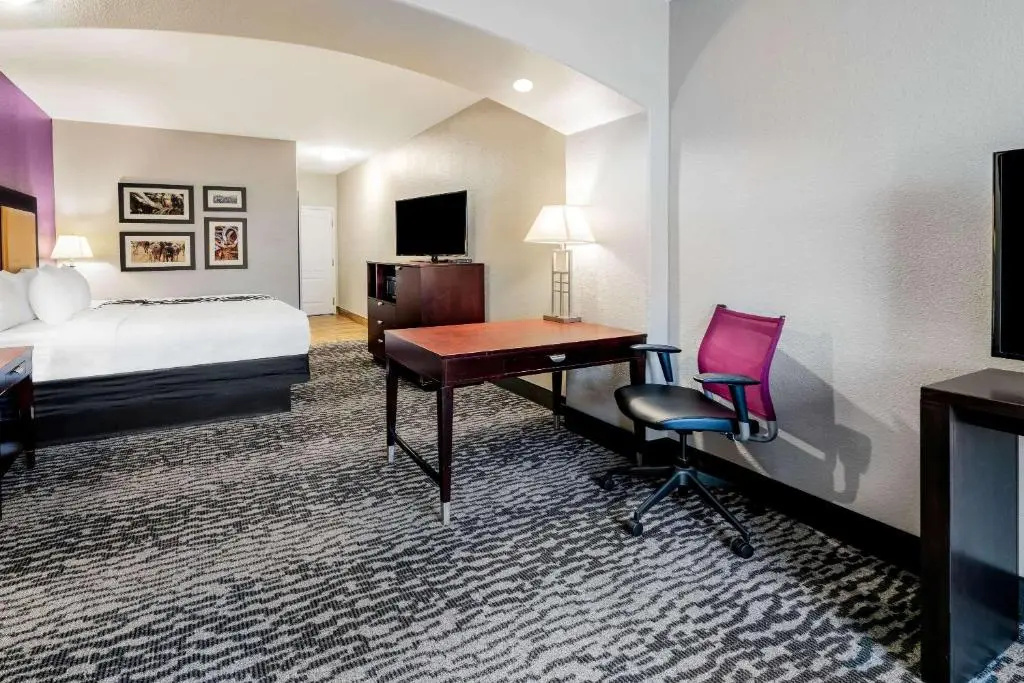 La Quinta Inn & Suites by Wyndham DFW Airport West - Bedford - Chambres