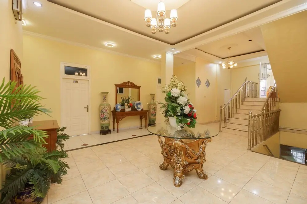 Lobby & Reception