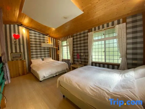 Standard Sextuple Duplex room