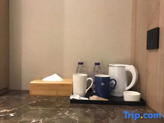 Food & Beverage