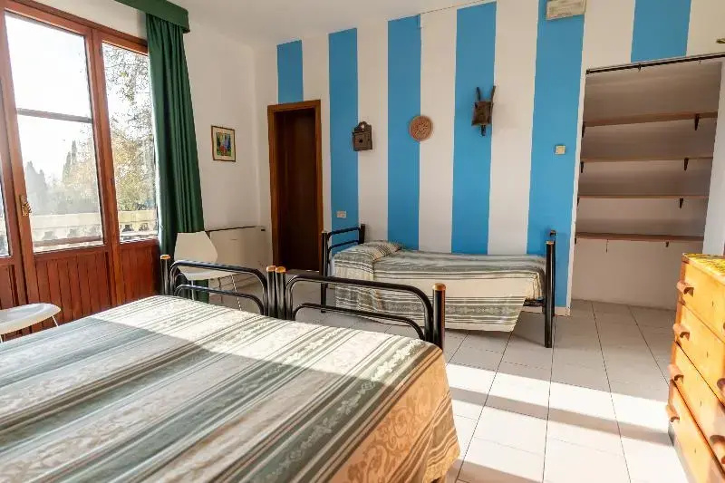 Standard Triple room with balcony